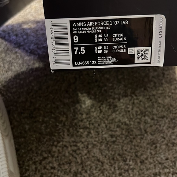 Womens Air Force 1 ‘07 LV8 - Picture 4 of 4